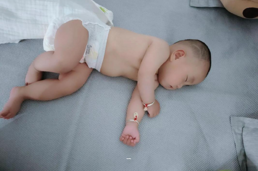 永兴怀孕肚子撑的难受